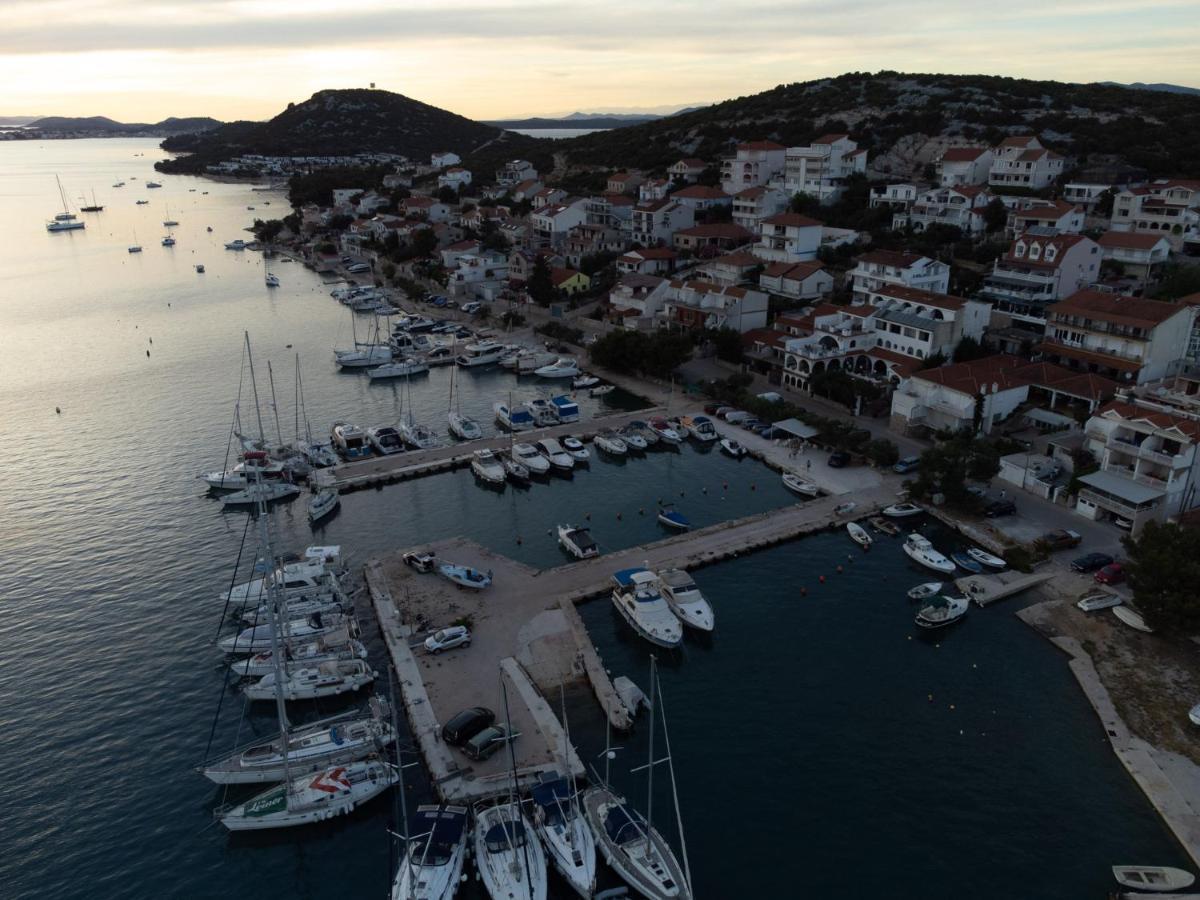 Irene Bed & Breakfast Tisno Esterno foto